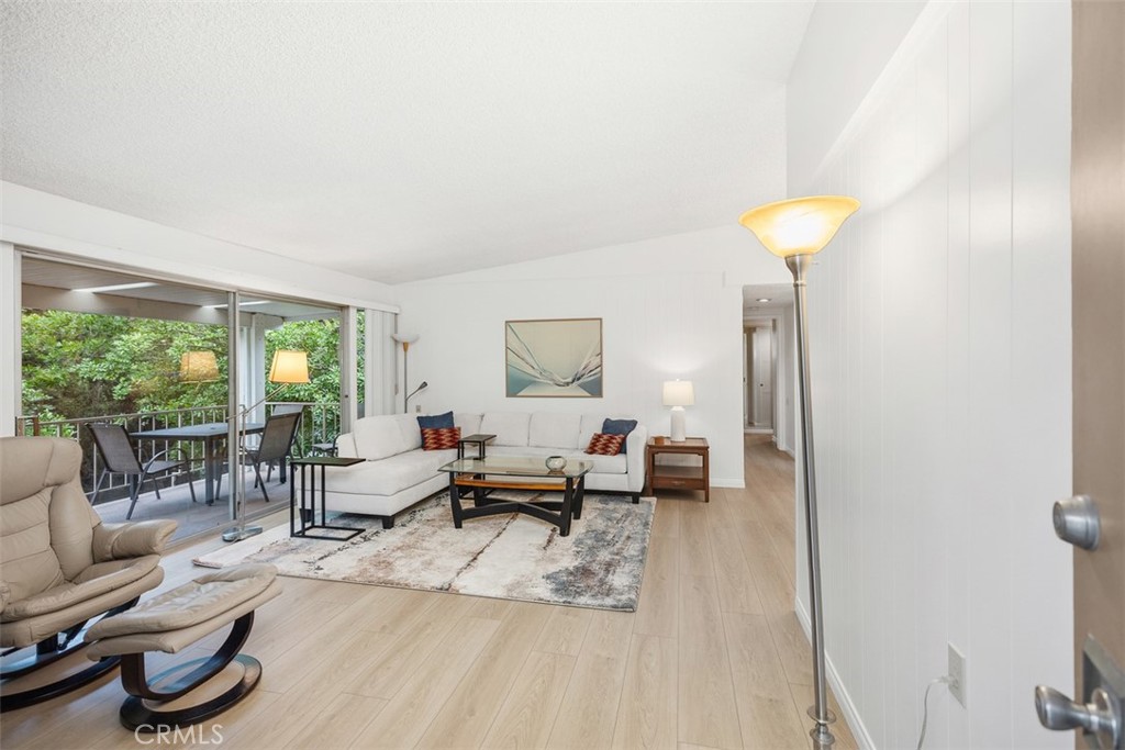 MLS #OC25261142 image #2