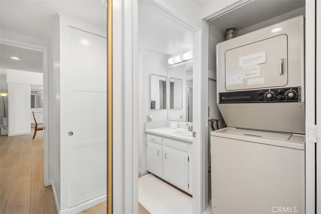 MLS #OC25261142 image #21