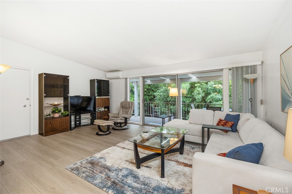 MLS #OC25261142 image #3