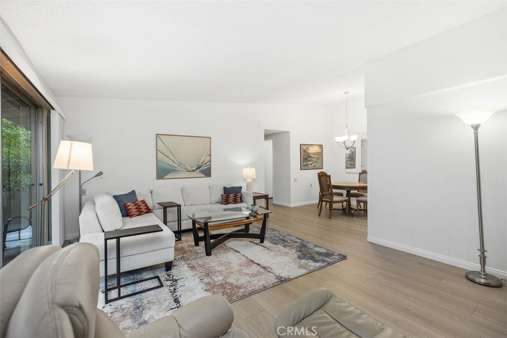 MLS #OC25261142 image #4