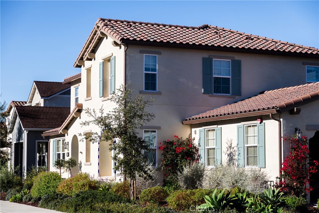 MLS #OC25261153 image #1