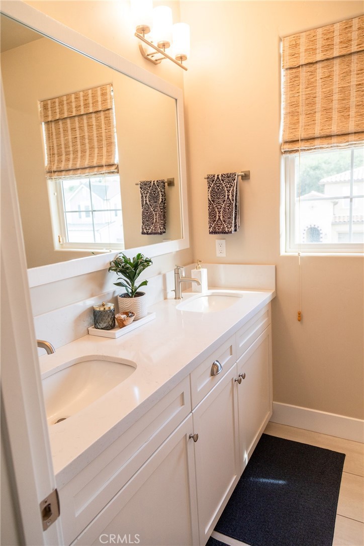 MLS #OC25261153 image #19