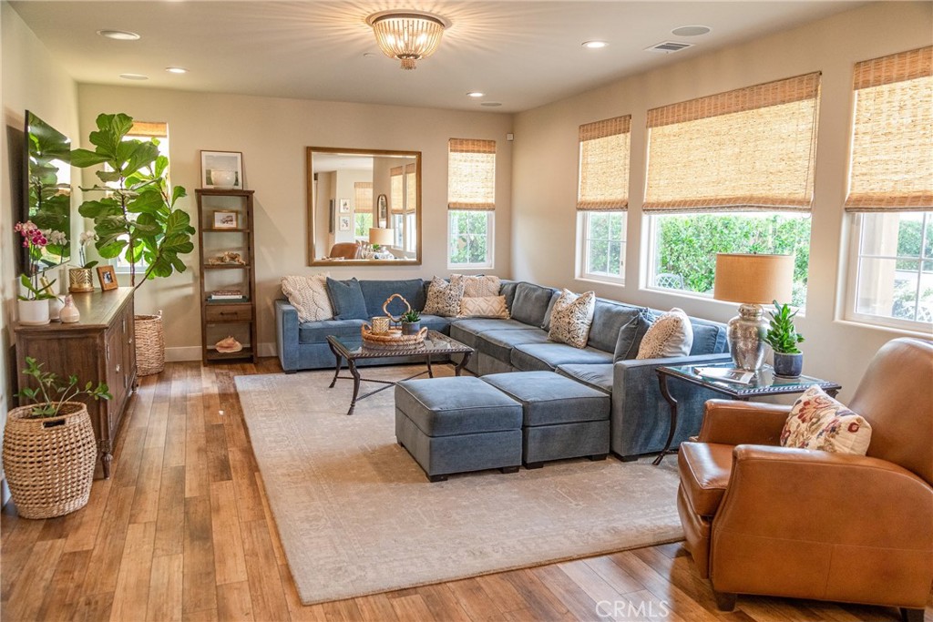 MLS #OC25261153 image #4