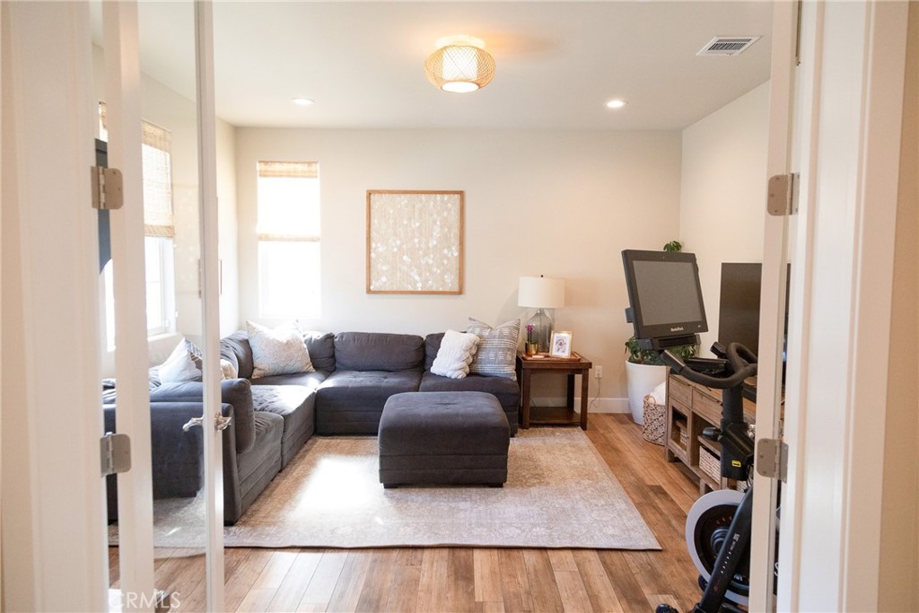 MLS #OC25261153 image #8