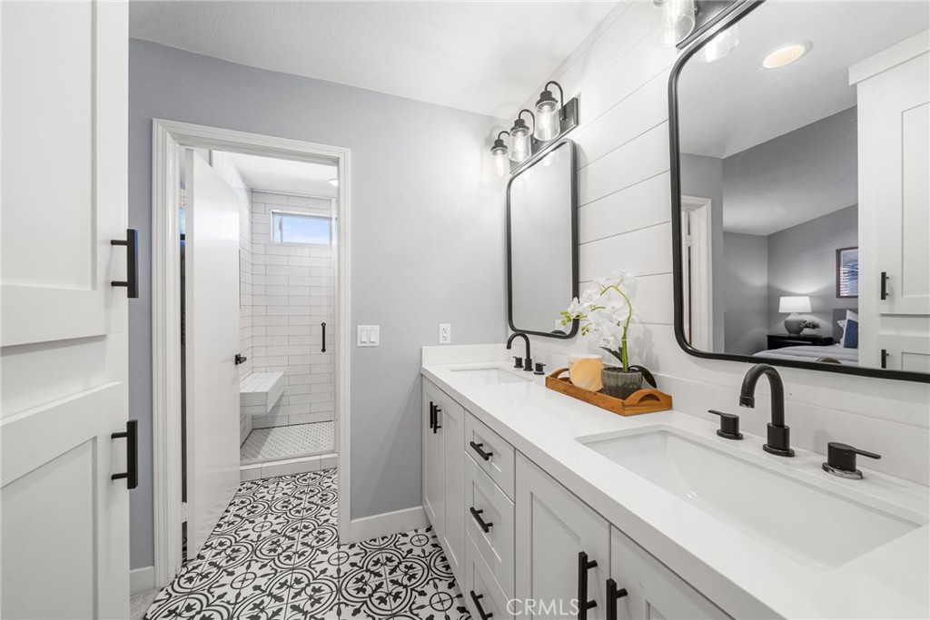 MLS #OC25261179 image #27