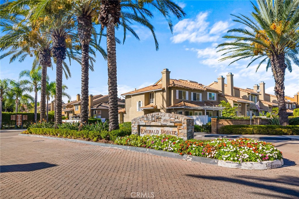 MLS #OC25261179 image #30