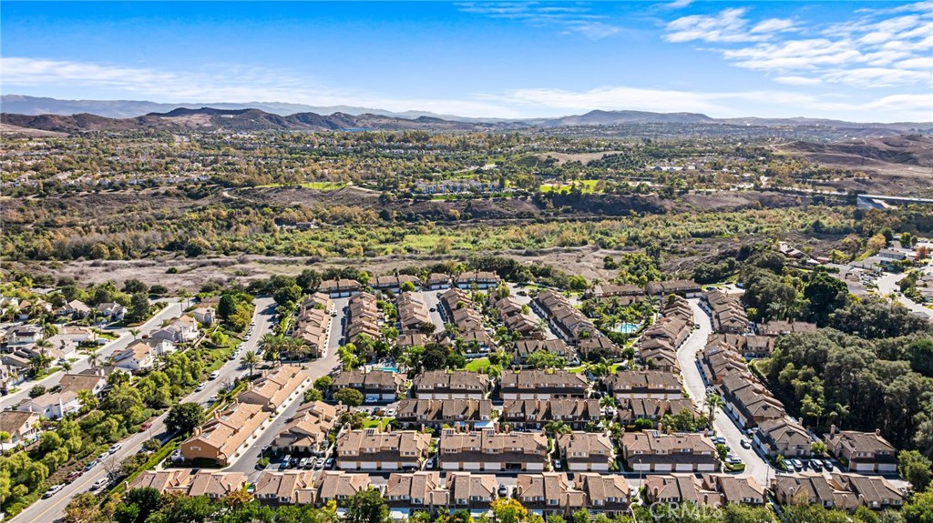 MLS #OC25261179 image #32