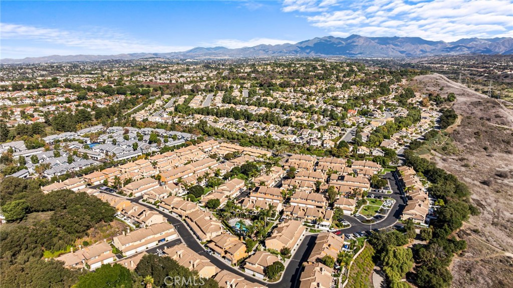 MLS #OC25261179 image #40