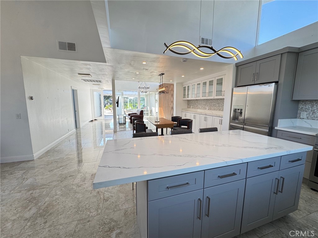 MLS #OC25261193 image #1