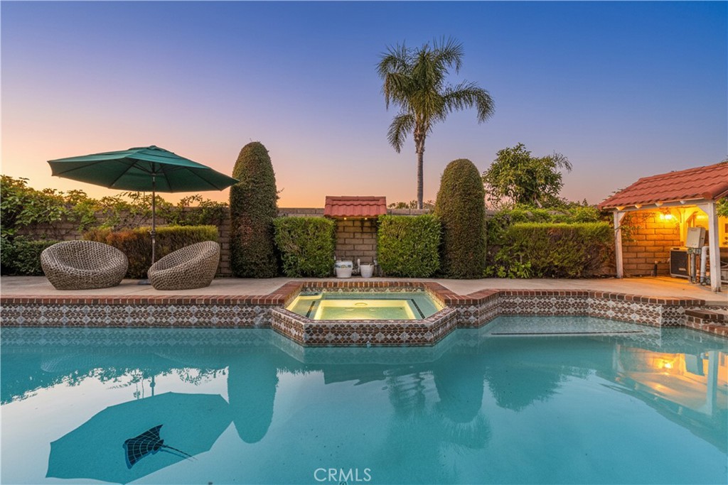 MLS #OC25261205 image #1