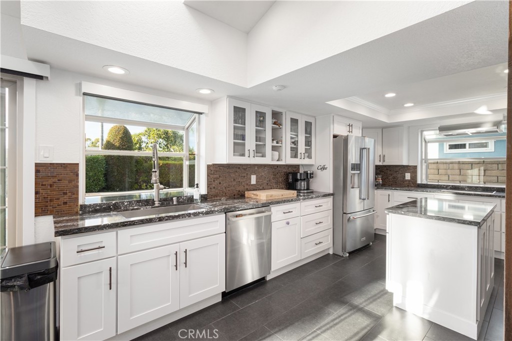 MLS #OC25261205 image #10