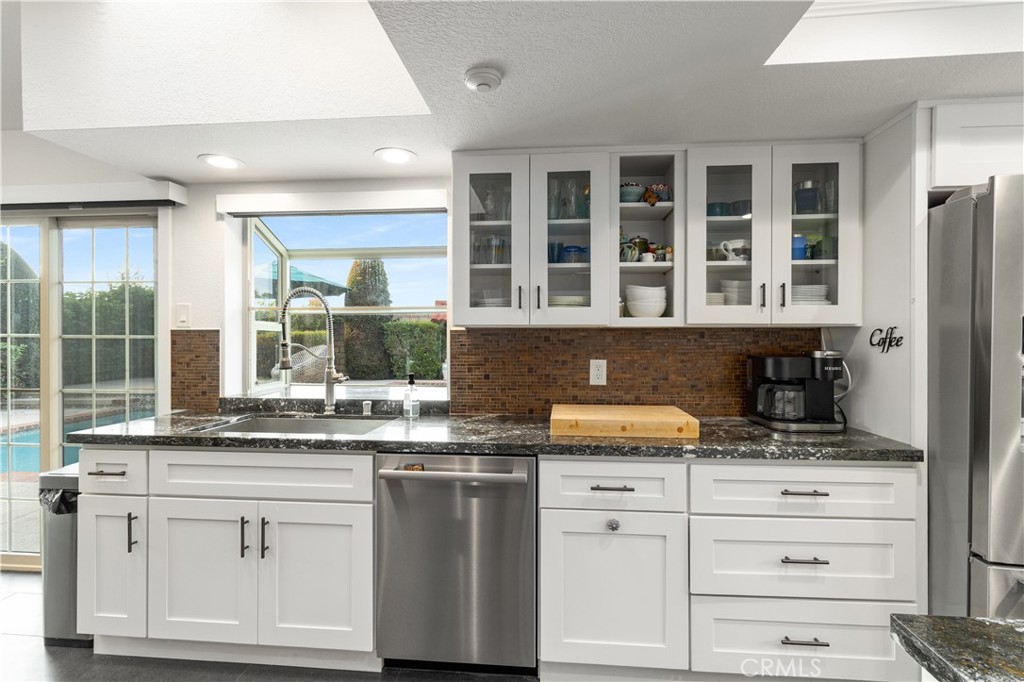 MLS #OC25261205 image #12