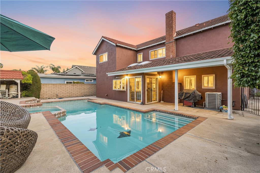 MLS #OC25261205 image #2