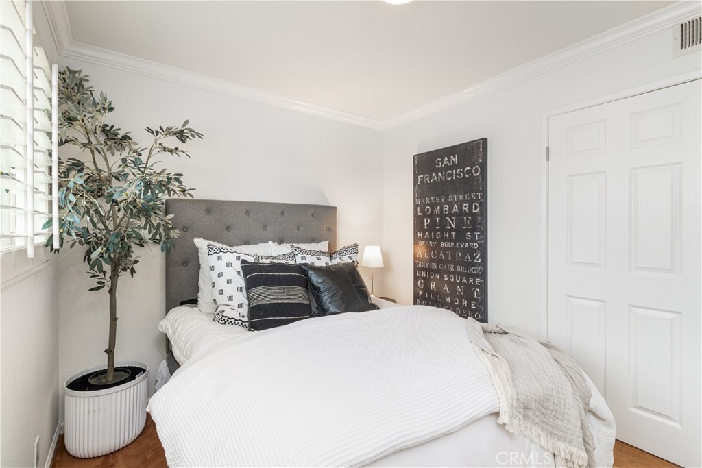 MLS #OC25261205 image #26