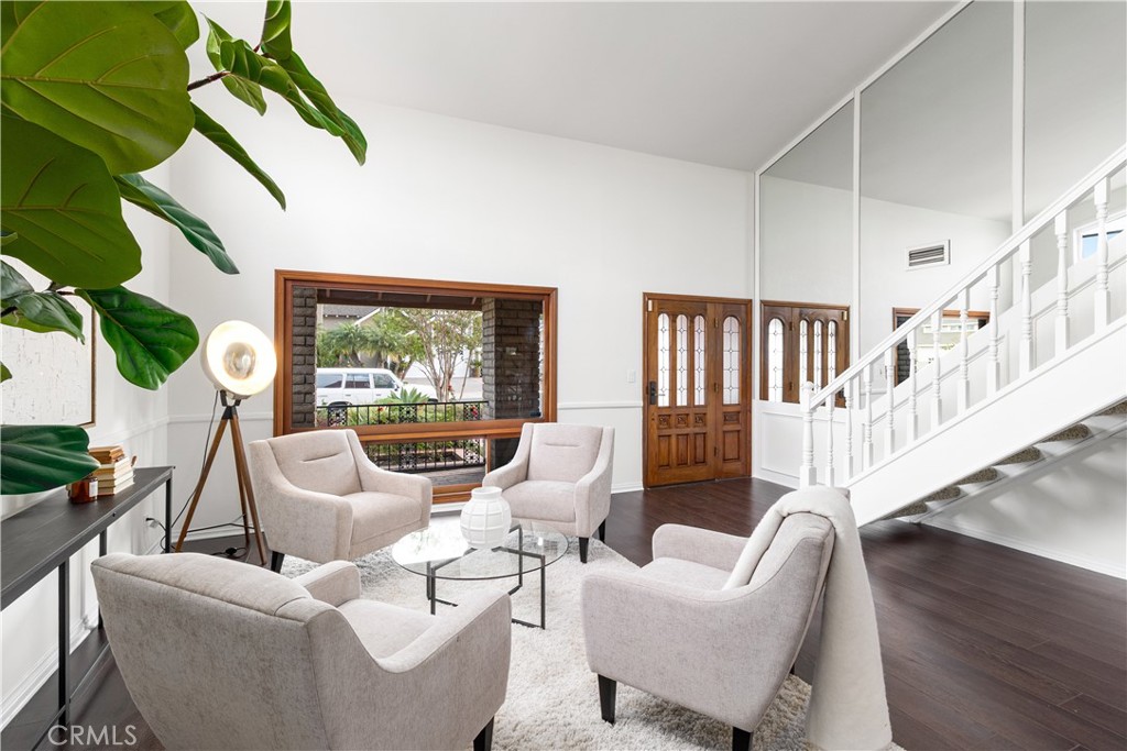 MLS #OC25261205 image #6