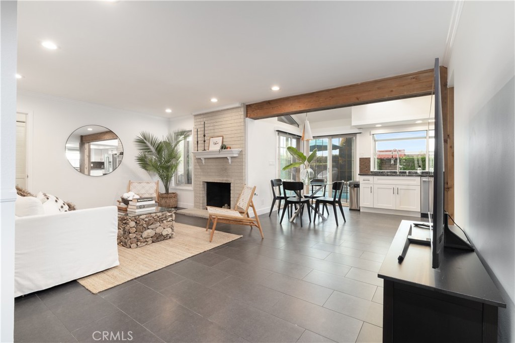 MLS #OC25261205 image #8