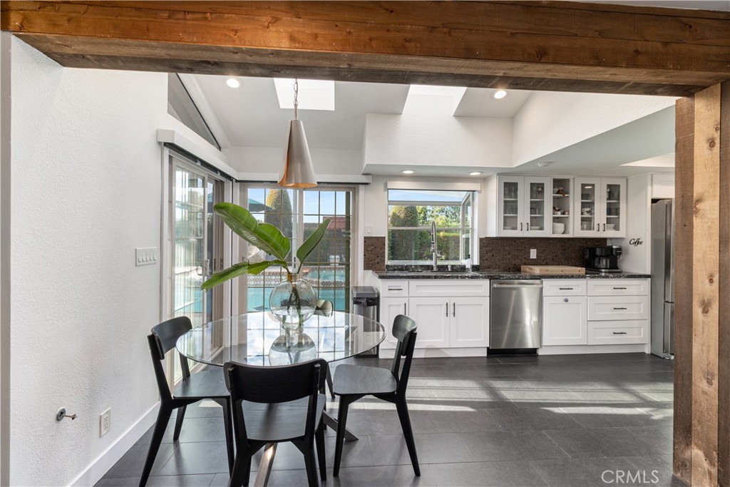 MLS #OC25261205 image #9