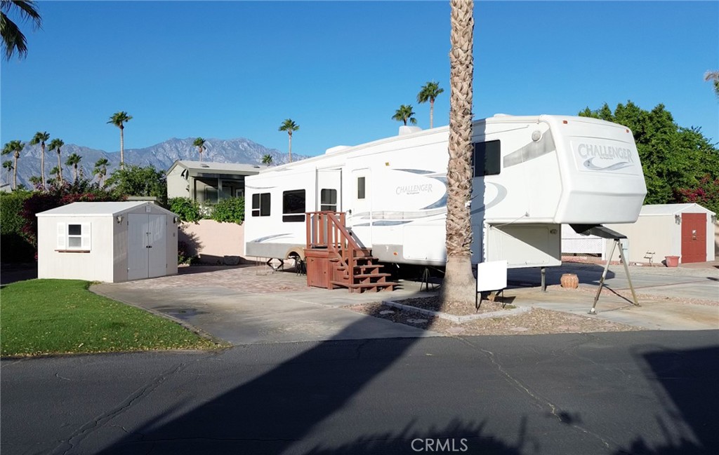 MLS #OC25261222 image #2