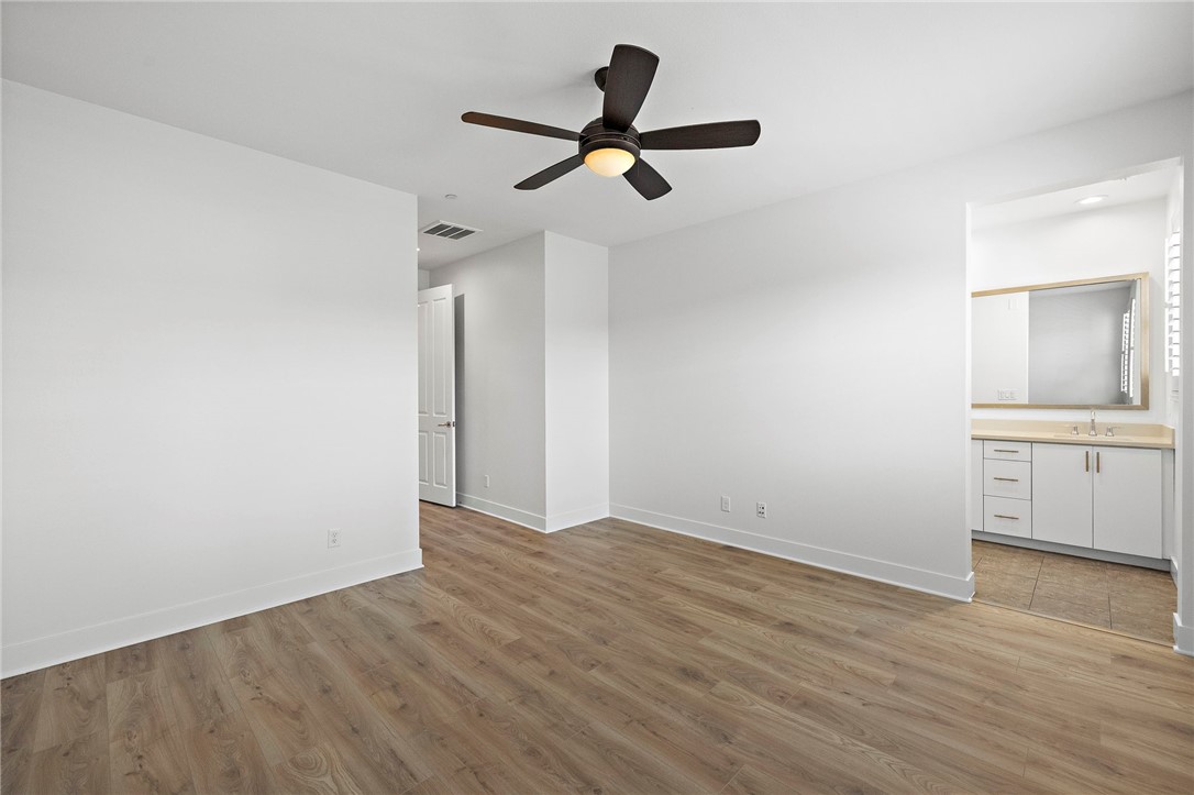 MLS #OC25261230 image #16