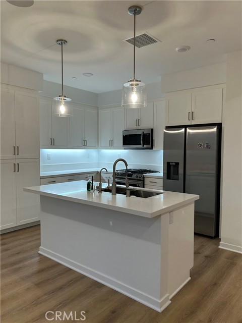 MLS #OC25261232 image #4