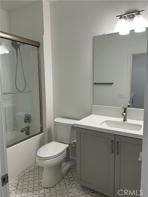 MLS #OC25261232 image #5