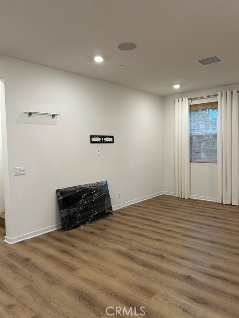 MLS #OC25261232 image #8