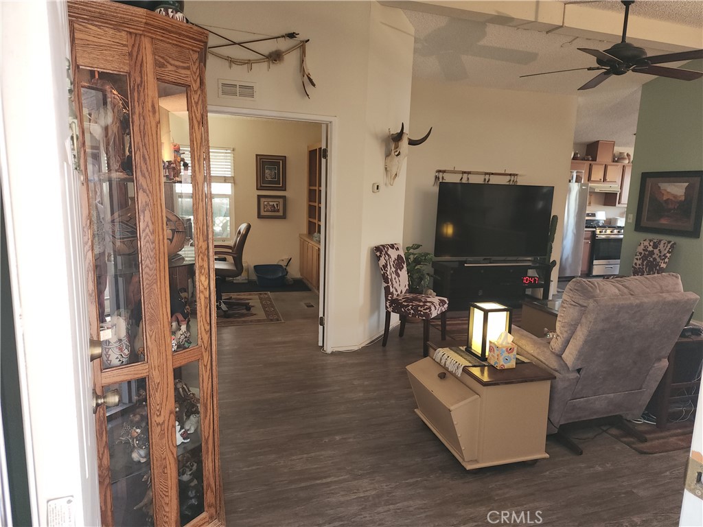 MLS #OC25261243 image #8