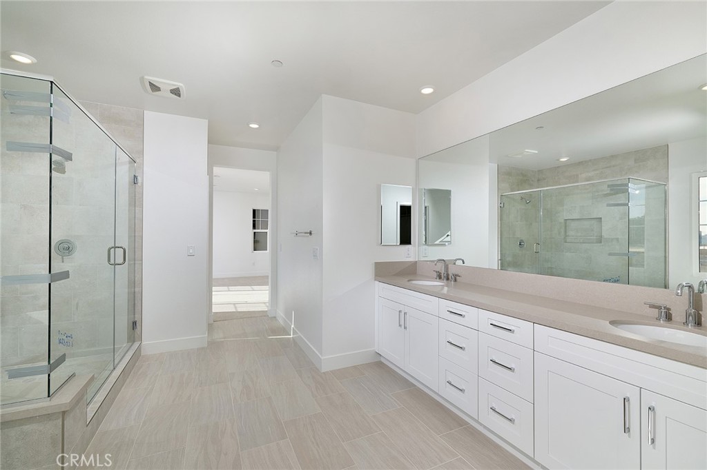 MLS #OC25261309 image #11