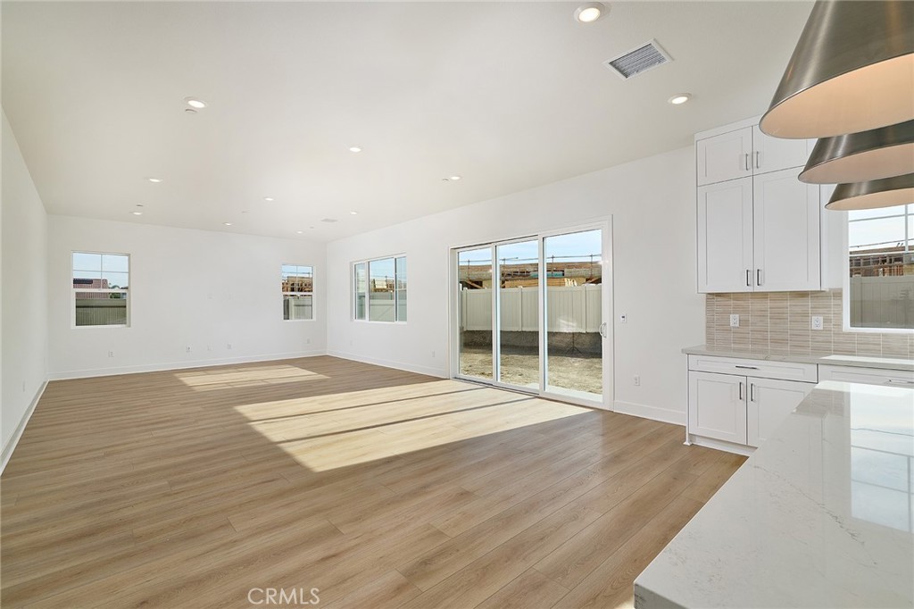 MLS #OC25261309 image #6