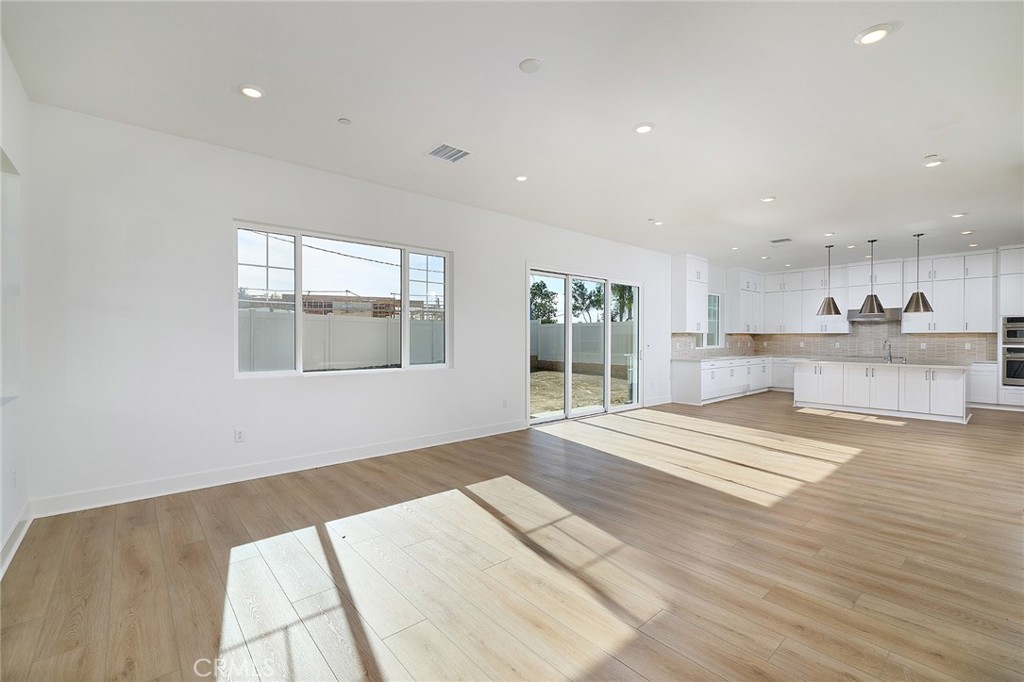 MLS #OC25261309 image #7