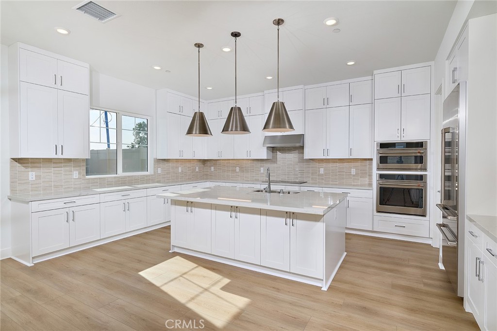 MLS #OC25261309 image #9