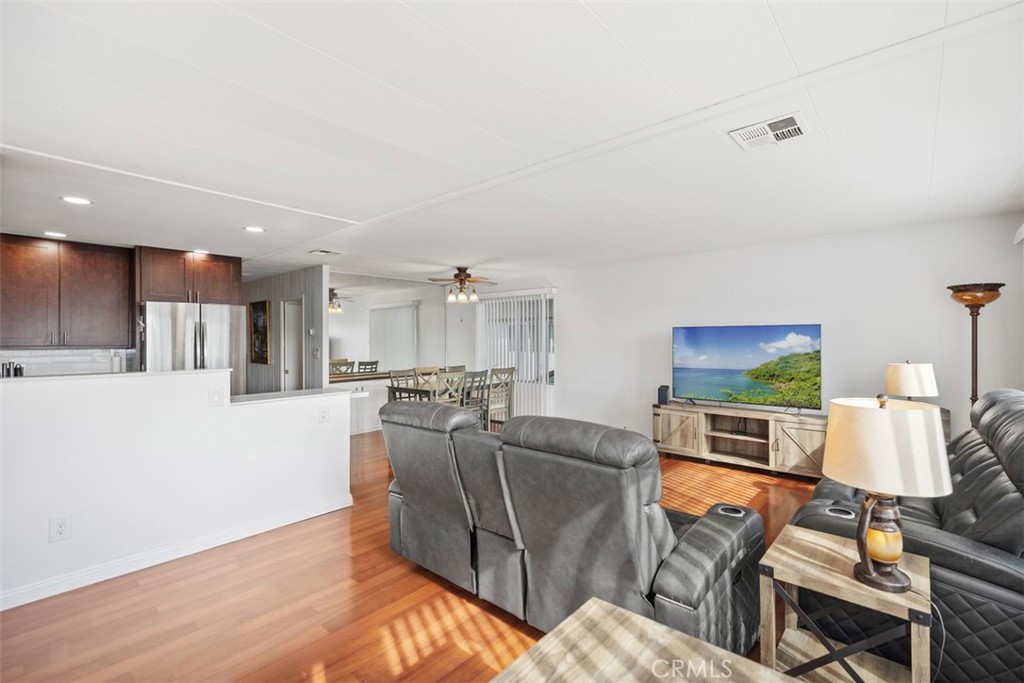 MLS #OC25261326 image #11