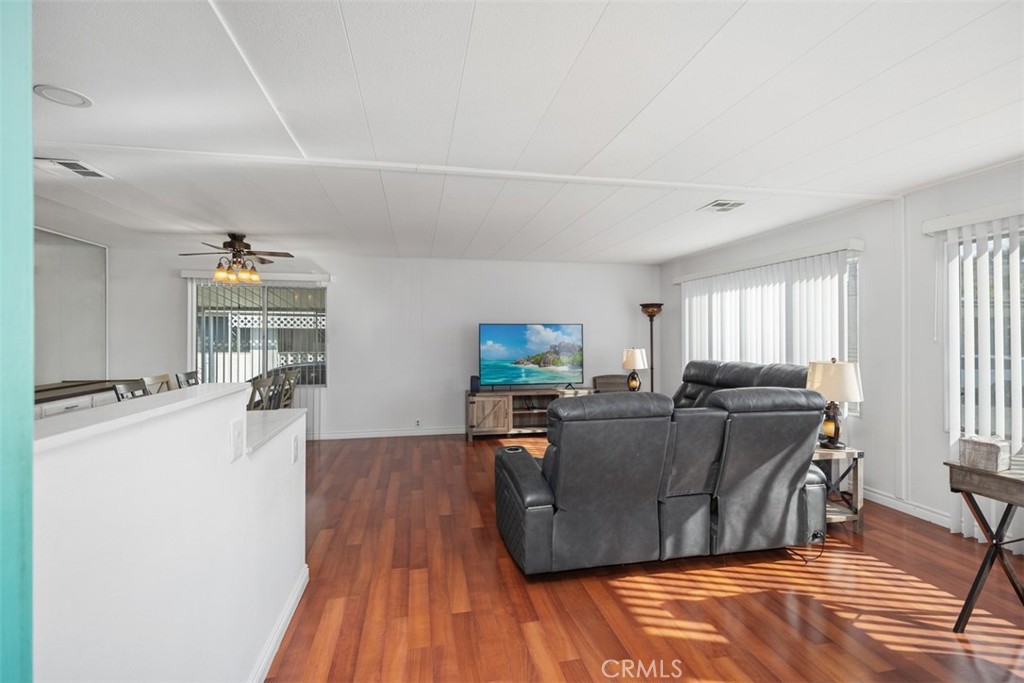 MLS #OC25261326 image #12