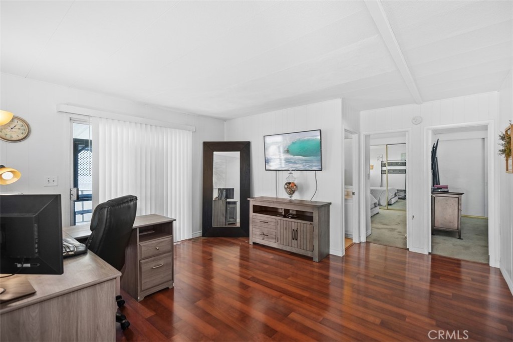 MLS #OC25261326 image #9