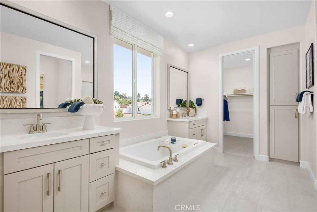 MLS #OC25261333 image #11