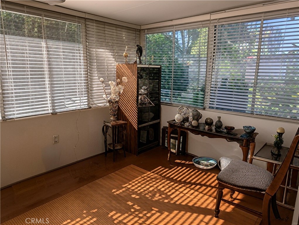 MLS #OC25261338 image #1