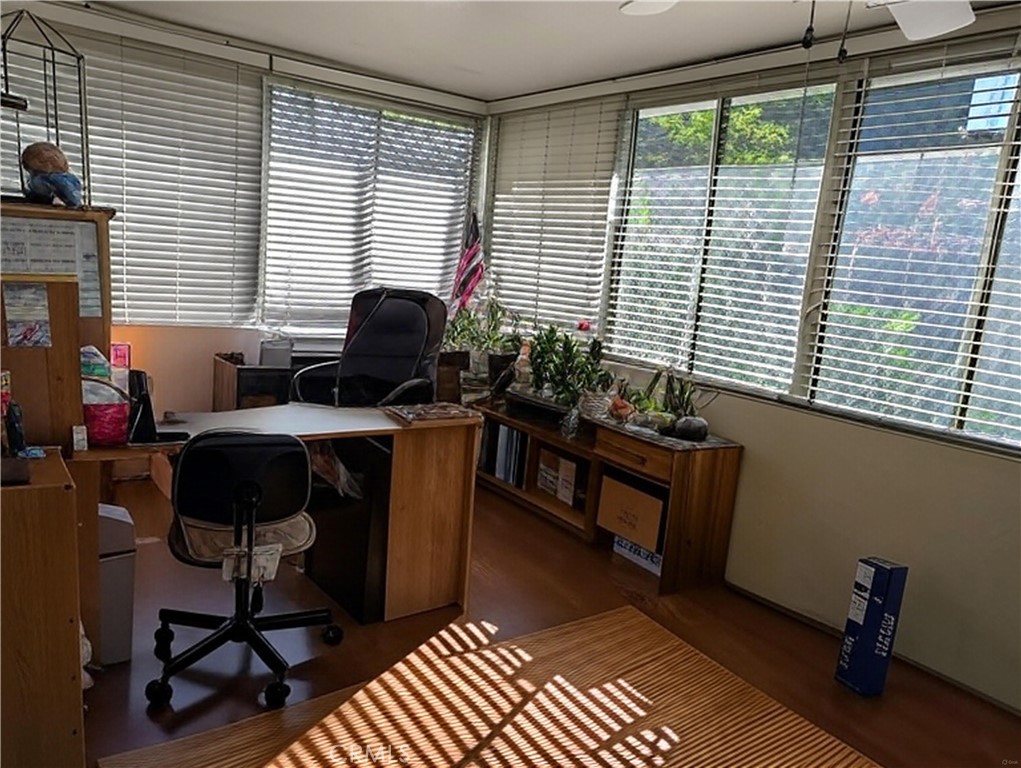 MLS #OC25261338 image #2