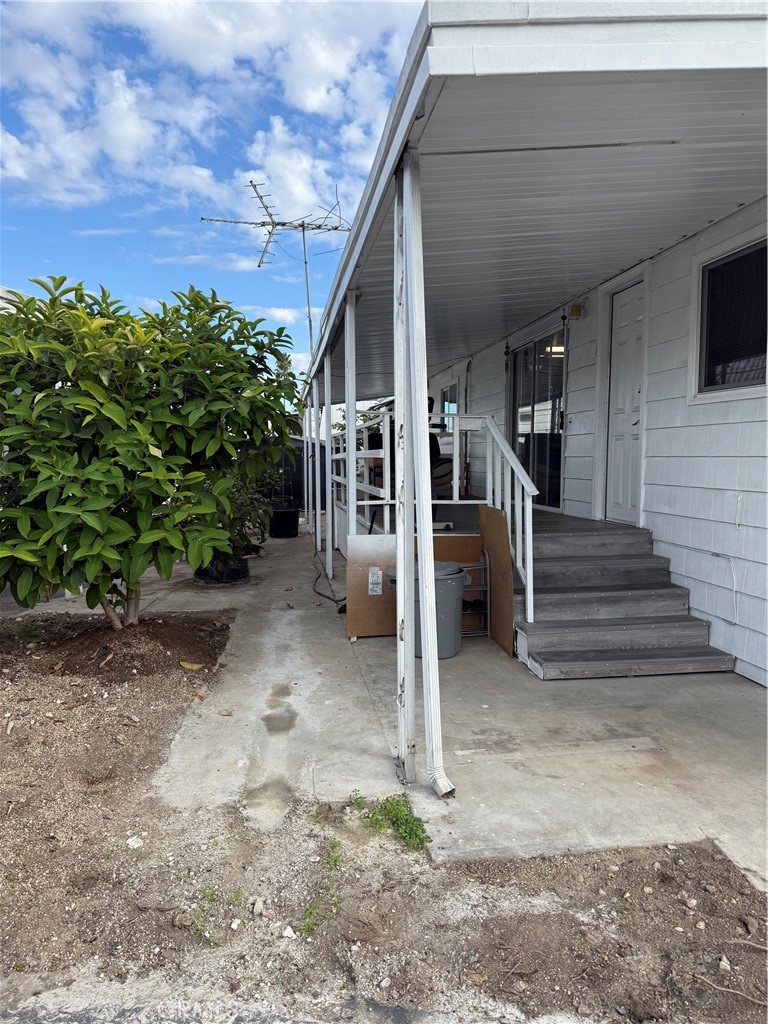 MLS #OC25261374 image #1