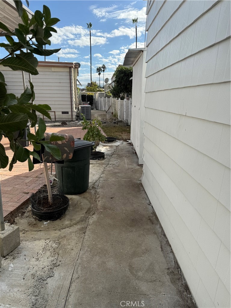 MLS #OC25261374 image #23