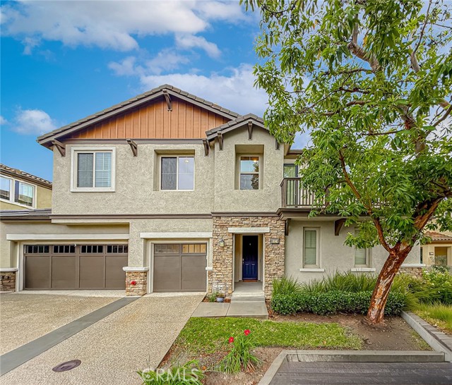 MLS #OC25261393 image #0