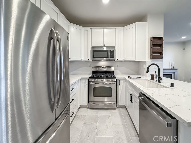 MLS #OC25261393 image #10