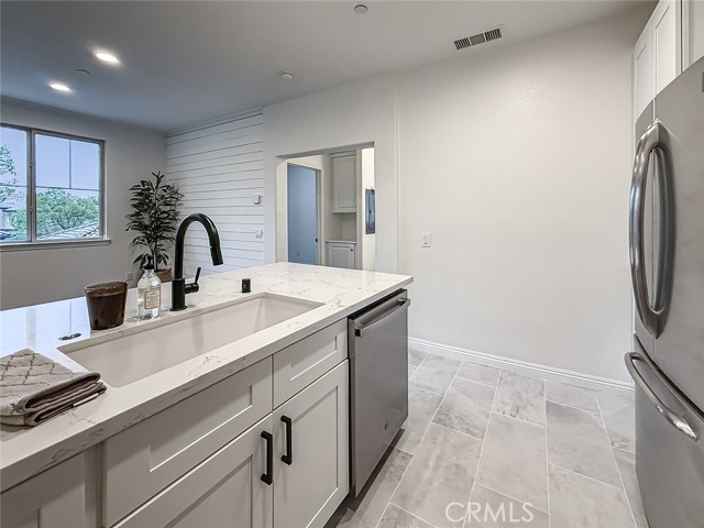 MLS #OC25261393 image #13