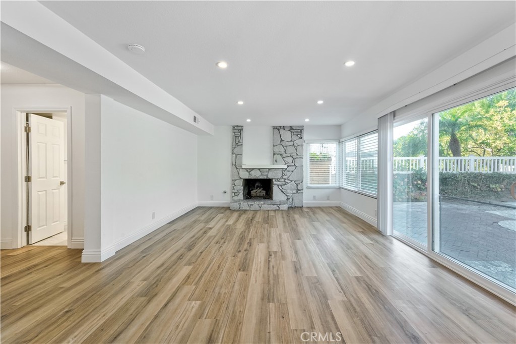 MLS #OC25261399 image #15