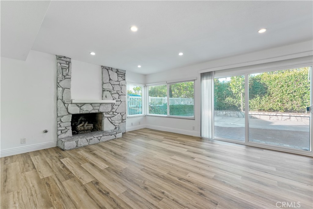 MLS #OC25261399 image #17