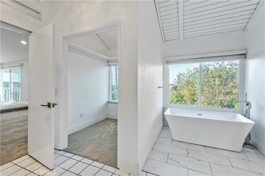 MLS #OC25261399 image #24