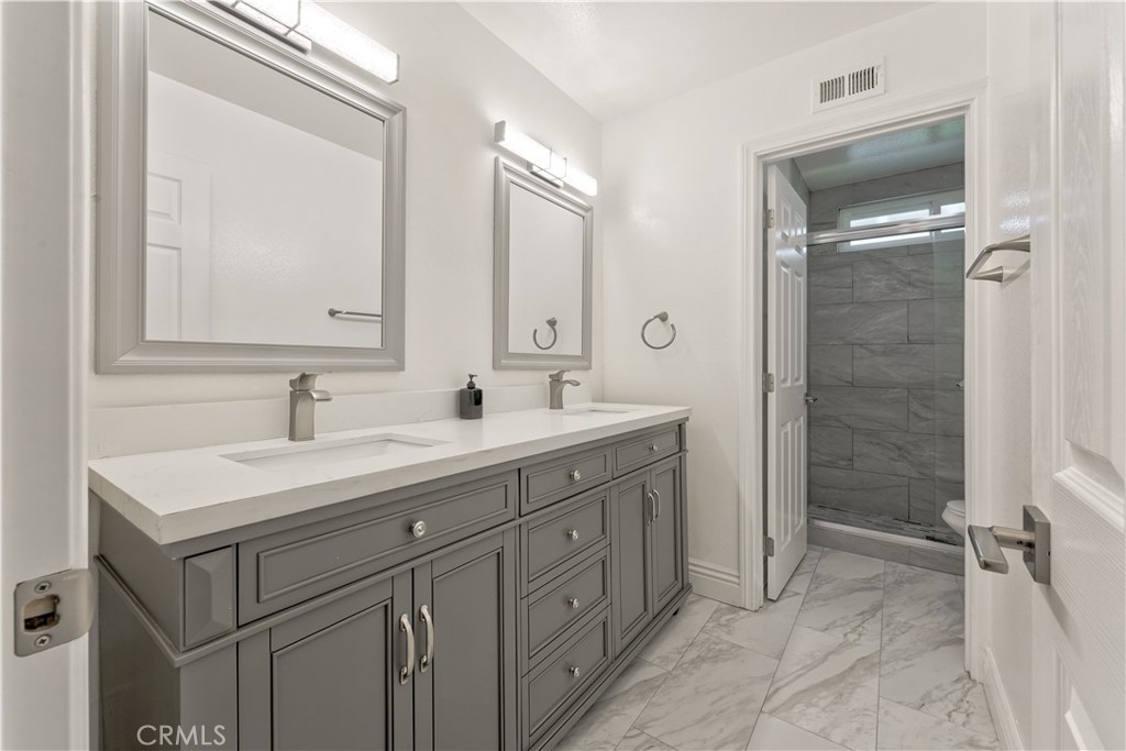 MLS #OC25261399 image #30