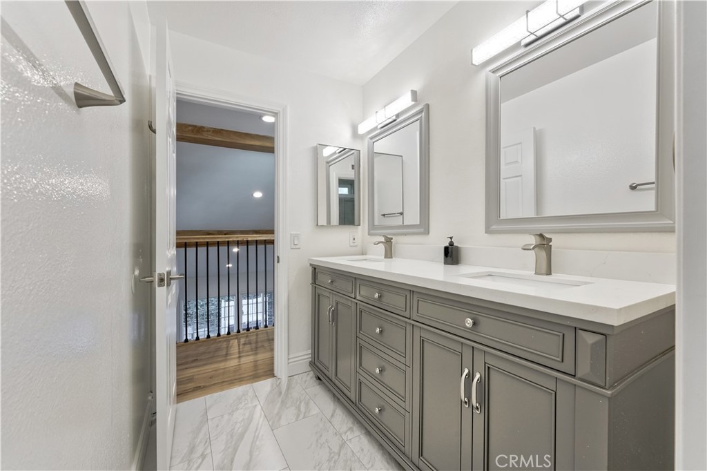 MLS #OC25261399 image #32