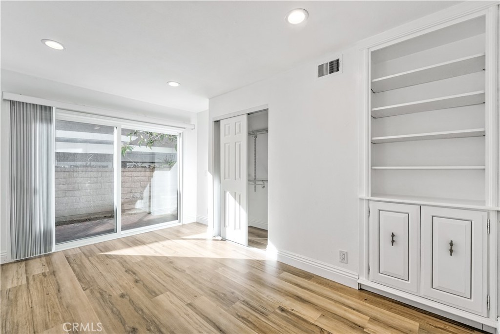 MLS #OC25261399 image #8