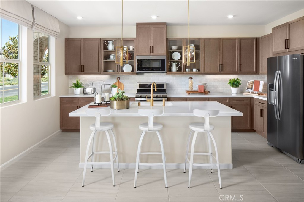 MLS #OC25261401 image #1