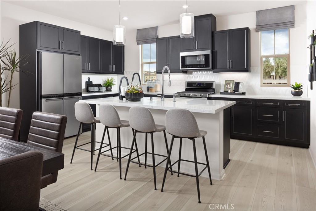 MLS #OC25261403 image #1